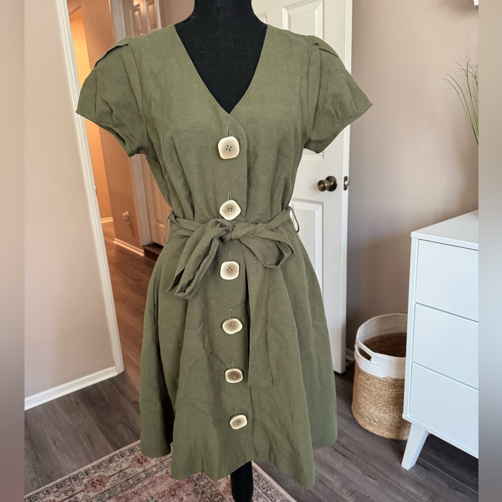 Green linen Lulu dress.